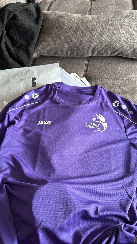 Maillot de sport violet personnalisé